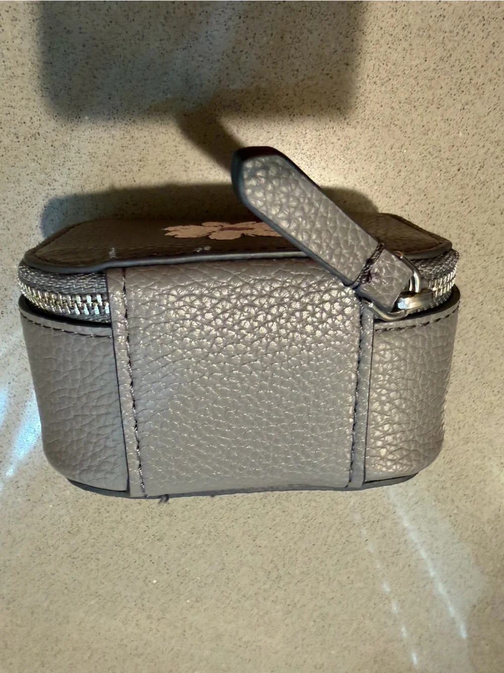 Vera Bradley compact gray